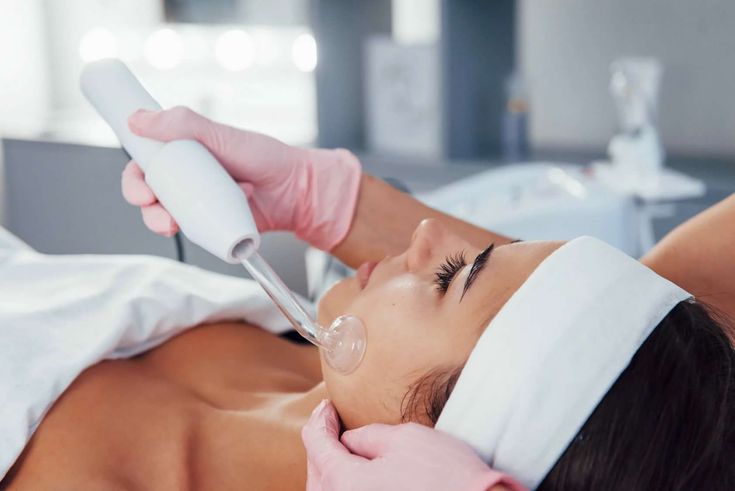 Best Cosmetologists in Santacruz Mumbai
